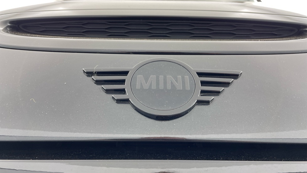 MINI Hatchback 135kW Cooper S Shadow Edition 33kWh 3dr Auto Electric Hatchback - Image 24