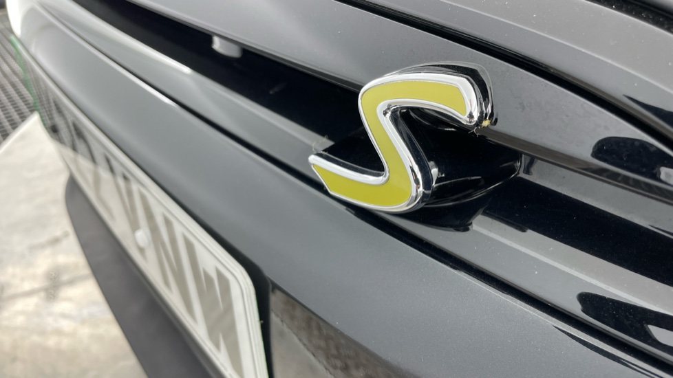 MINI Hatchback 135kW Cooper S Shadow Edition 33kWh 3dr Auto Electric Hatchback - Image 25