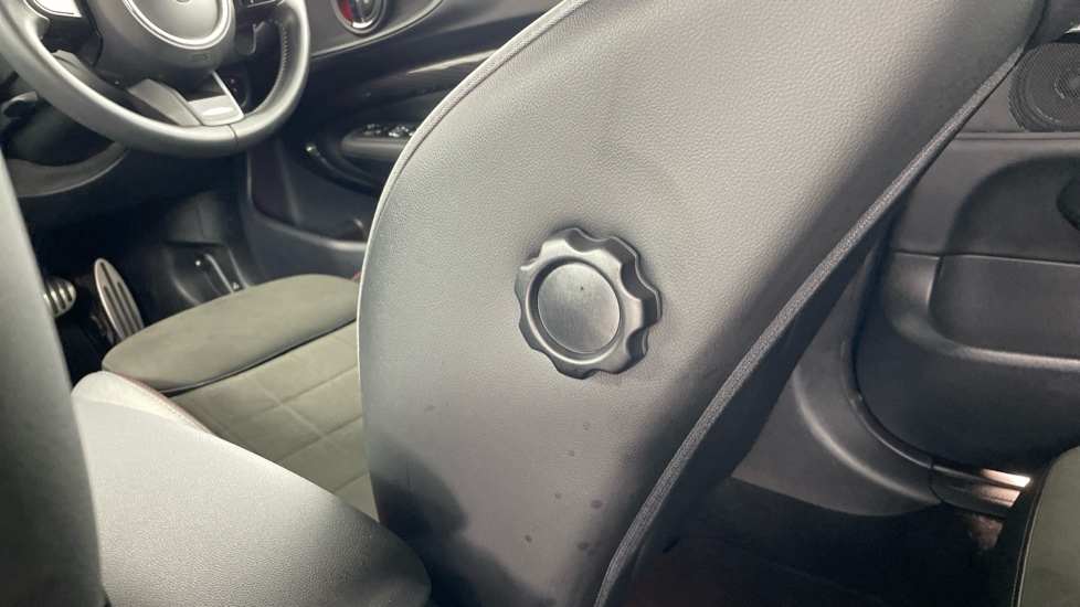 MINI Clubman 2.0 John Cooper Works ALL4 6dr Auto Petrol Estate - Image 34