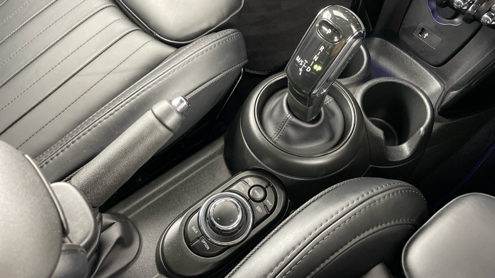 MINI Hatchback 1.5 Cooper Exclusive Premium 5dr Auto Petrol Hatchback - Image 10