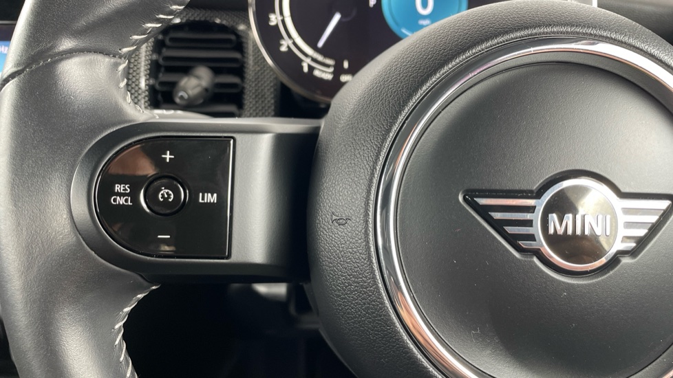 MINI Hatchback 1.5 Cooper Exclusive Premium 5dr Auto Petrol Hatchback - Image 17