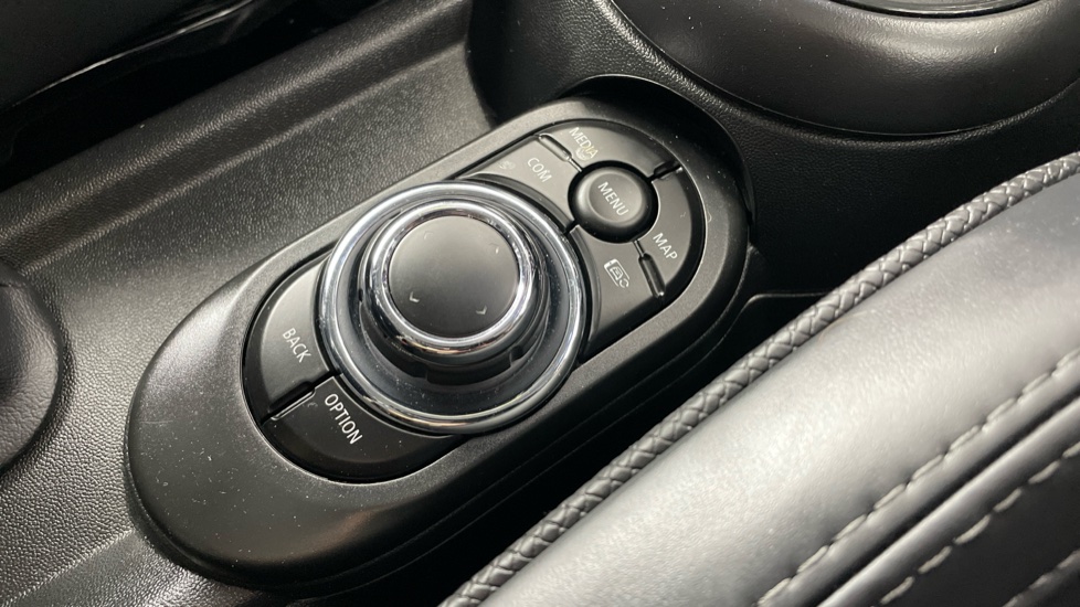 MINI Hatchback 1.5 Cooper Exclusive Premium 5dr Auto Petrol Hatchback - Image 19