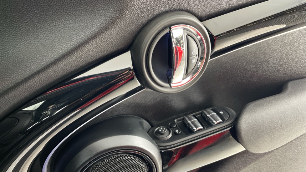 MINI Hatchback 1.5 Cooper Exclusive Premium 5dr Auto Petrol Hatchback - Image 20