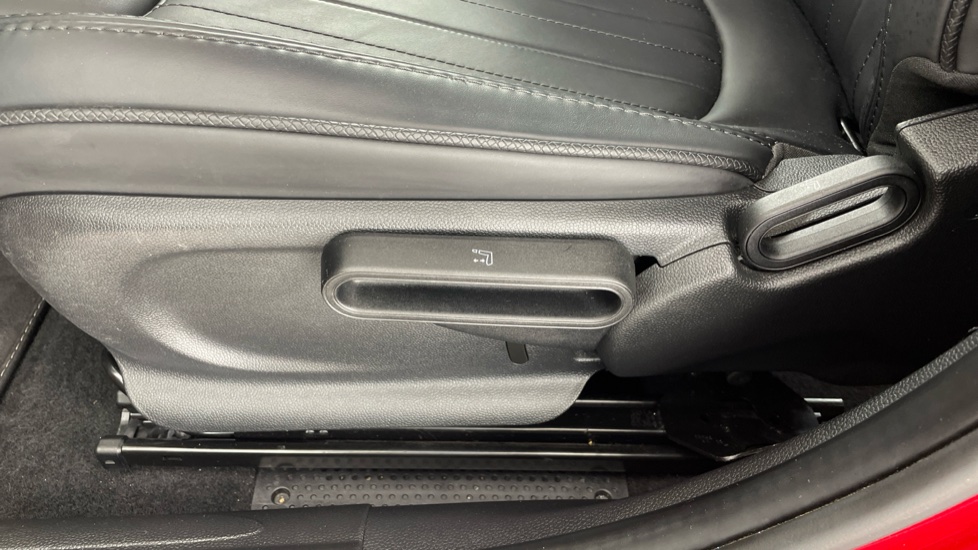 MINI Hatchback 1.5 Cooper Exclusive Premium 5dr Auto Petrol Hatchback - Image 27