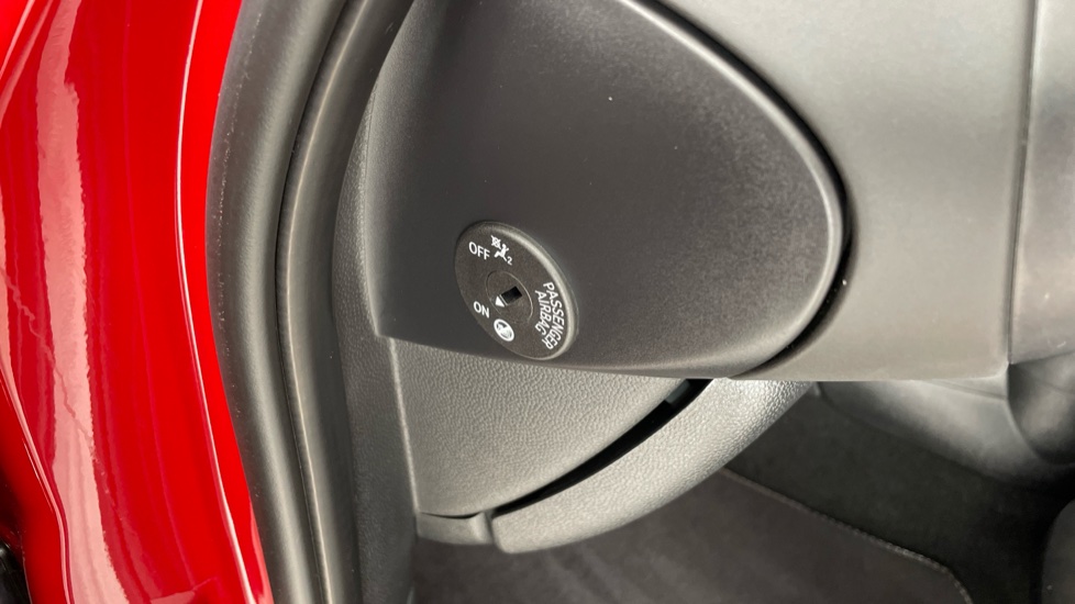 MINI Hatchback 1.5 Cooper Exclusive Premium 5dr Auto Petrol Hatchback - Image 31