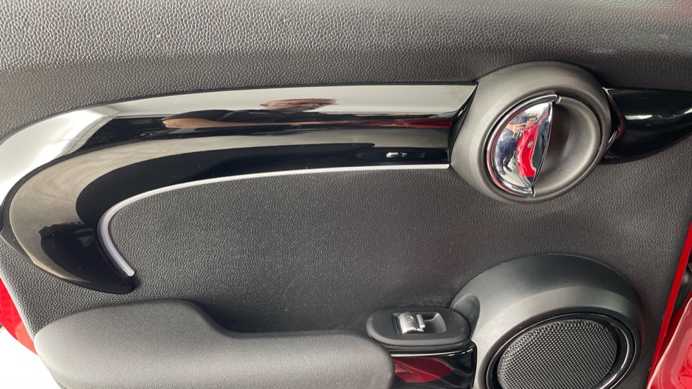 MINI Hatchback 1.5 Cooper Exclusive Premium 5dr Auto Petrol Hatchback - Image 32