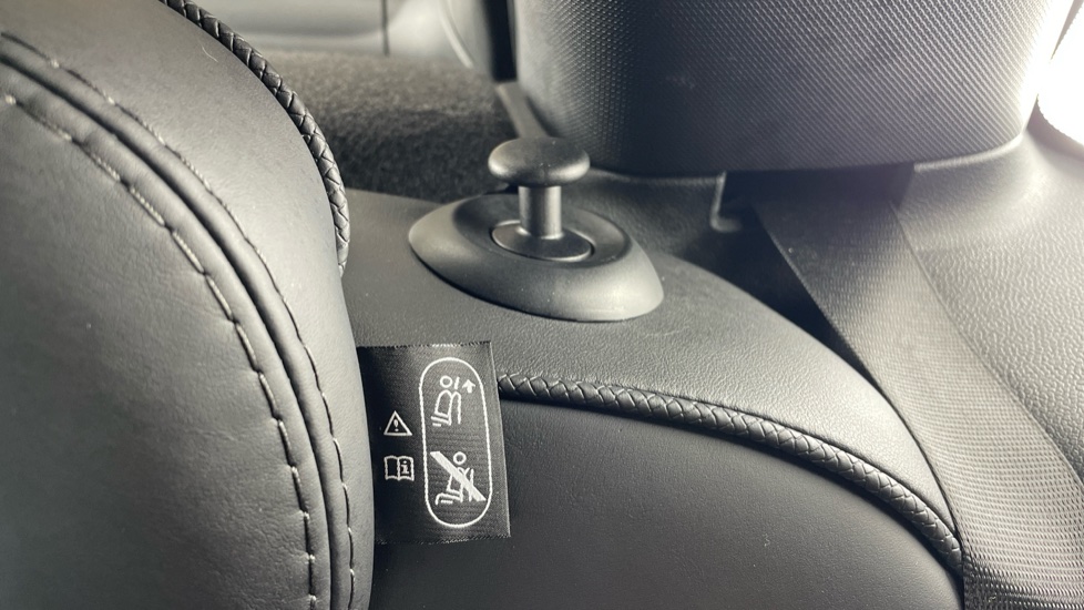 MINI Hatchback 1.5 Cooper Exclusive Premium 5dr Auto Petrol Hatchback - Image 37