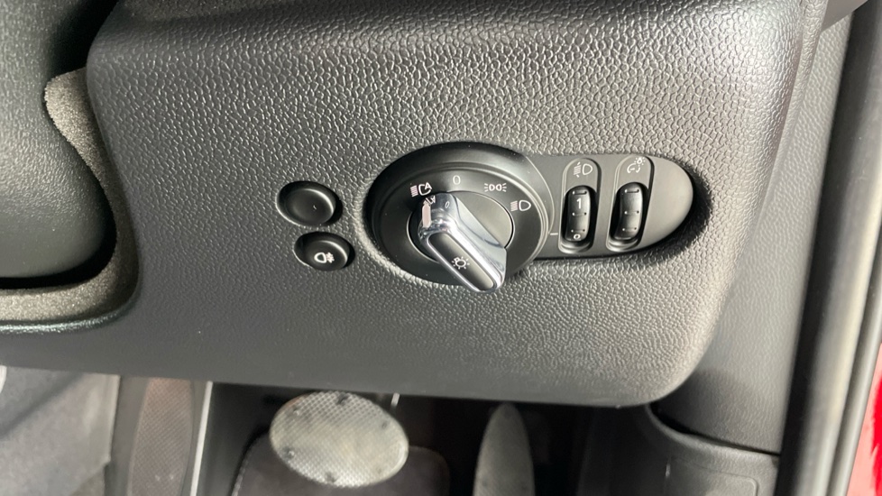 MINI Hatchback 1.5 Cooper Exclusive Premium 5dr Auto Petrol Hatchback - Image 54