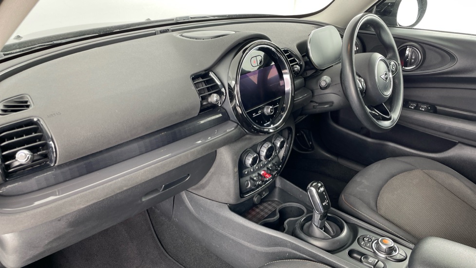 MINI Clubman 1.5 Cooper Classic 6dr Auto Petrol Estate - Image 7