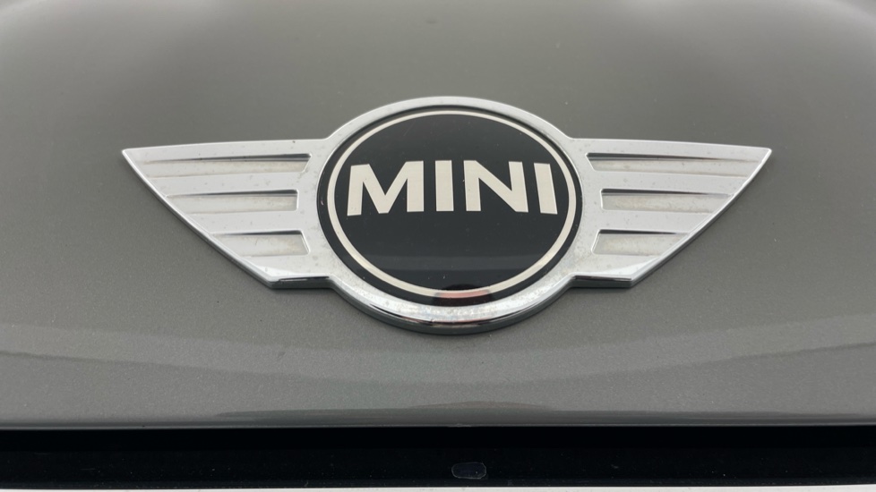 MINI Clubman 1.5 Cooper Classic 6dr Auto Petrol Estate - Image 24