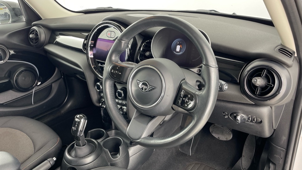 MINI Hatchback 1.5 Cooper Classic Premium 5dr Auto Petrol Hatchback - Image 6