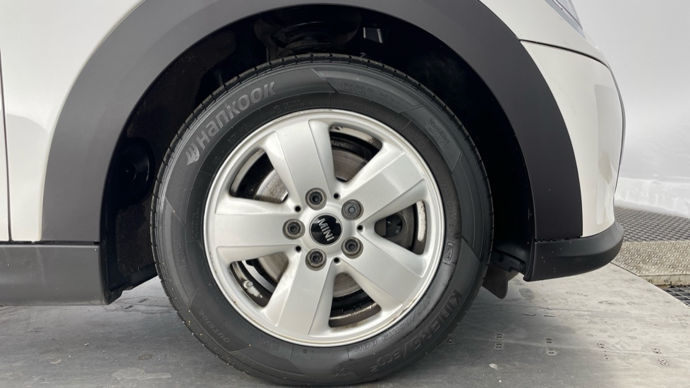 MINI Hatchback 1.5 Cooper Classic Premium 5dr Auto Petrol Hatchback - Image 14