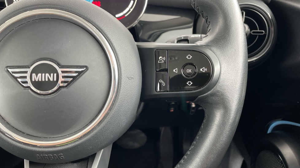 MINI Hatchback 1.5 Cooper Classic Premium 5dr Auto Petrol Hatchback - Image 18
