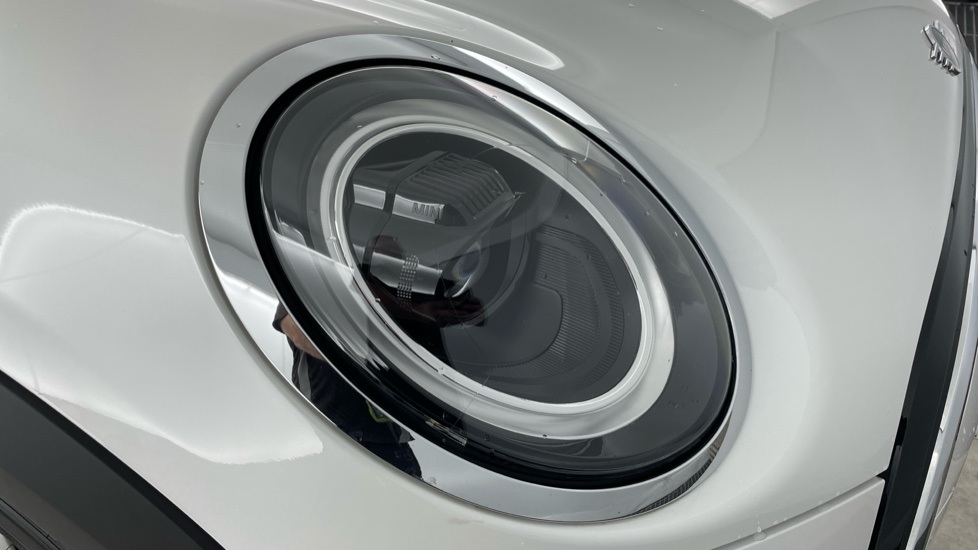 MINI Hatchback 1.5 Cooper Classic Premium 5dr Auto Petrol Hatchback - Image 23
