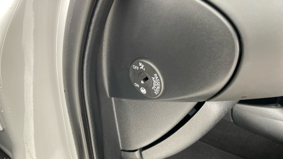 MINI Hatchback 1.5 Cooper Classic Premium 5dr Auto Petrol Hatchback - Image 29