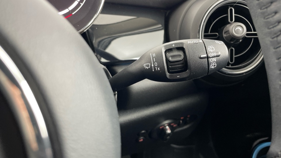 MINI Hatchback 1.5 Cooper Classic Premium 5dr Auto Petrol Hatchback - Image 51