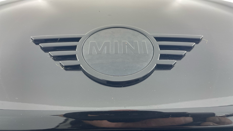MINI Countryman 1.5 Cooper S E Shad Ed ALL4 PHEV 5dr Auto Comf/Nv+ Hatchback - Image 24