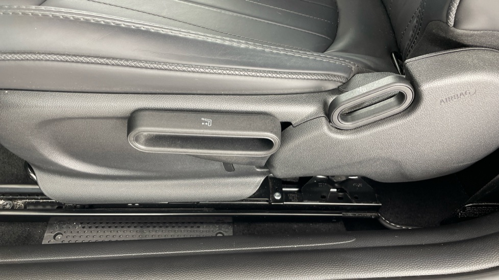 MINI Hatchback 1.5 Cooper Exclusive 3dr Auto Petrol Hatchback - Image 27