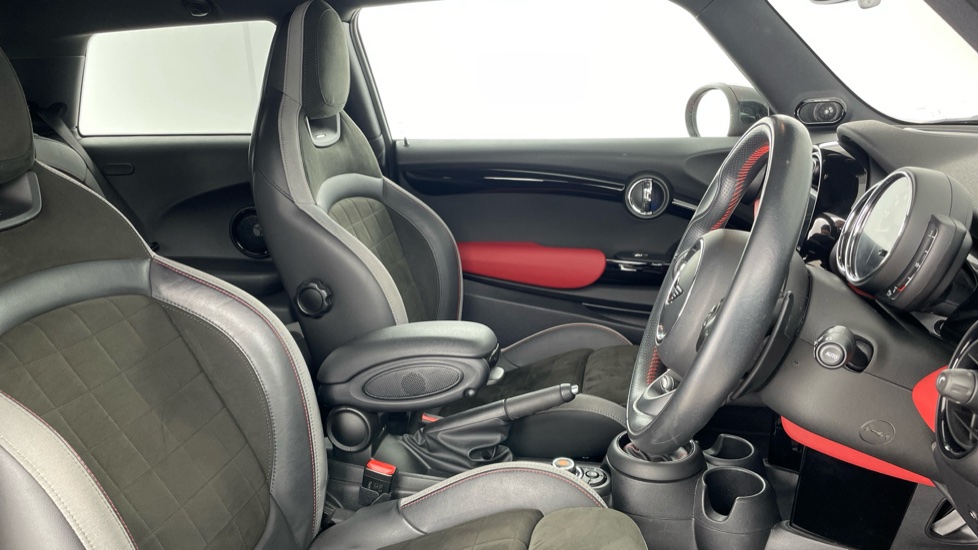 MINI Hatchback 2.0 Cooper S Sport II 3dr Auto [Comfort/Nav Pack] Petrol Hatchback - Image 11