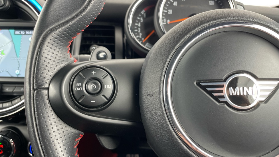 MINI Hatchback 2.0 Cooper S Sport II 3dr Auto [Comfort/Nav Pack] Petrol Hatchback - Image 17