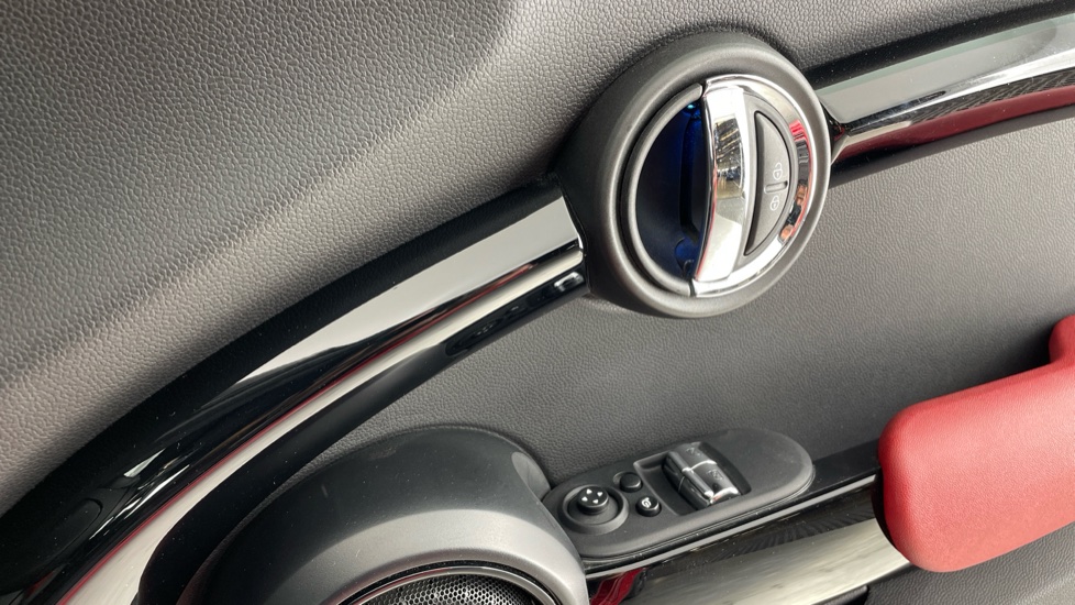 MINI Hatchback 2.0 Cooper S Sport II 3dr Auto [Comfort/Nav Pack] Petrol Hatchback - Image 20