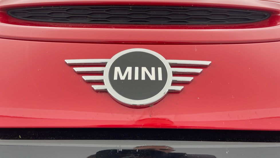 MINI Hatchback 2.0 Cooper S Sport II 3dr Auto [Comfort/Nav Pack] Petrol Hatchback - Image 24