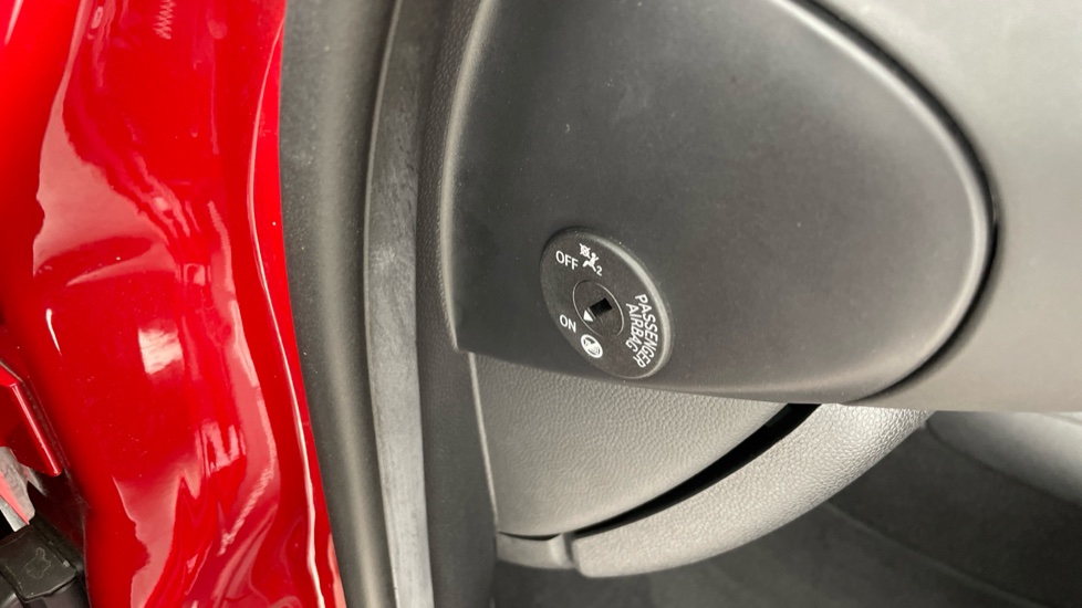 MINI Hatchback 2.0 Cooper S Sport II 3dr Auto [Comfort/Nav Pack] Petrol Hatchback - Image 29