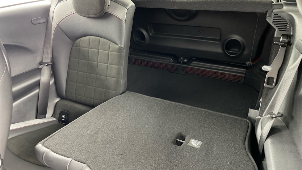 MINI Hatchback 2.0 Cooper S Sport II 3dr Auto [Comfort/Nav Pack] Petrol Hatchback - Image 37