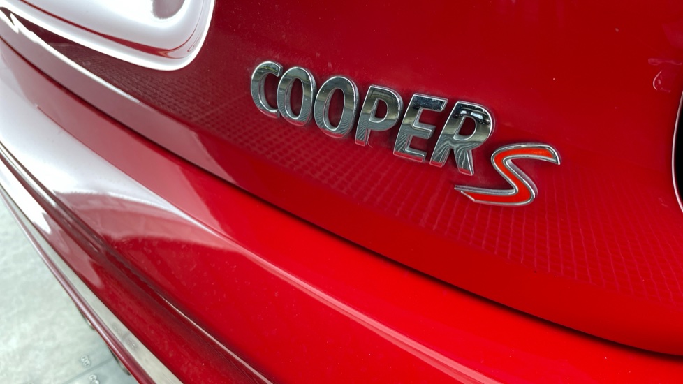MINI Hatchback 2.0 Cooper S Sport II 3dr Auto [Comfort/Nav Pack] Petrol Hatchback - Image 42