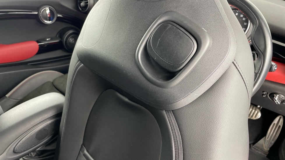 MINI Hatchback 2.0 Cooper S Sport II 3dr Auto [Comfort/Nav Pack] Petrol Hatchback - Image 46