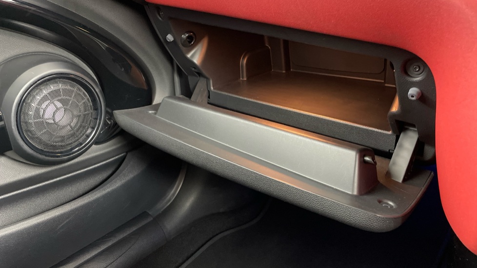 MINI Hatchback 2.0 Cooper S Sport II 3dr Auto [Comfort/Nav Pack] Petrol Hatchback - Image 71