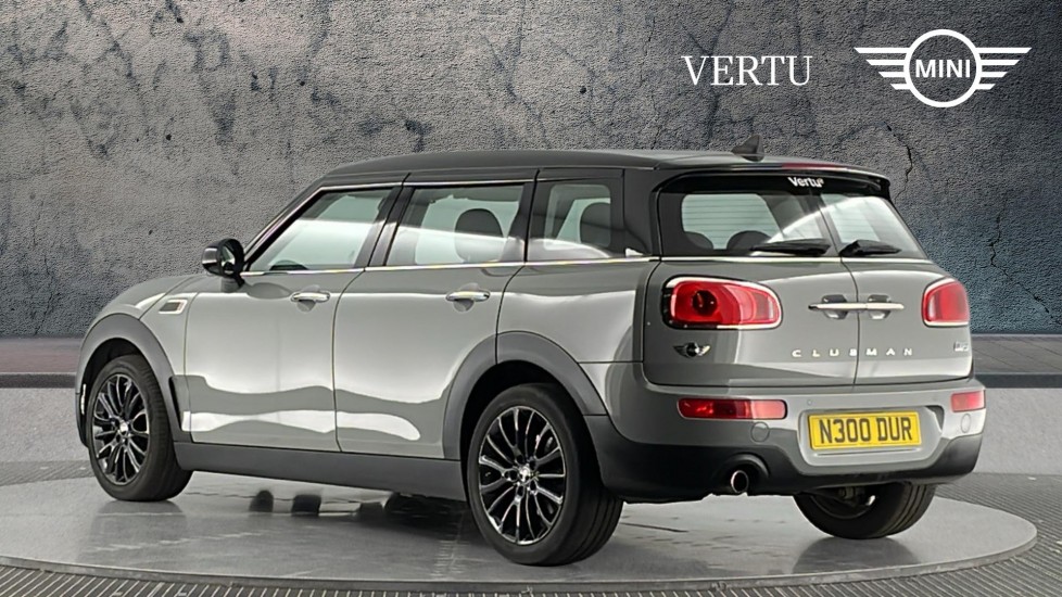 MINI Clubman 1.5 Cooper Black Pack 6dr Petrol Estate - Image 2