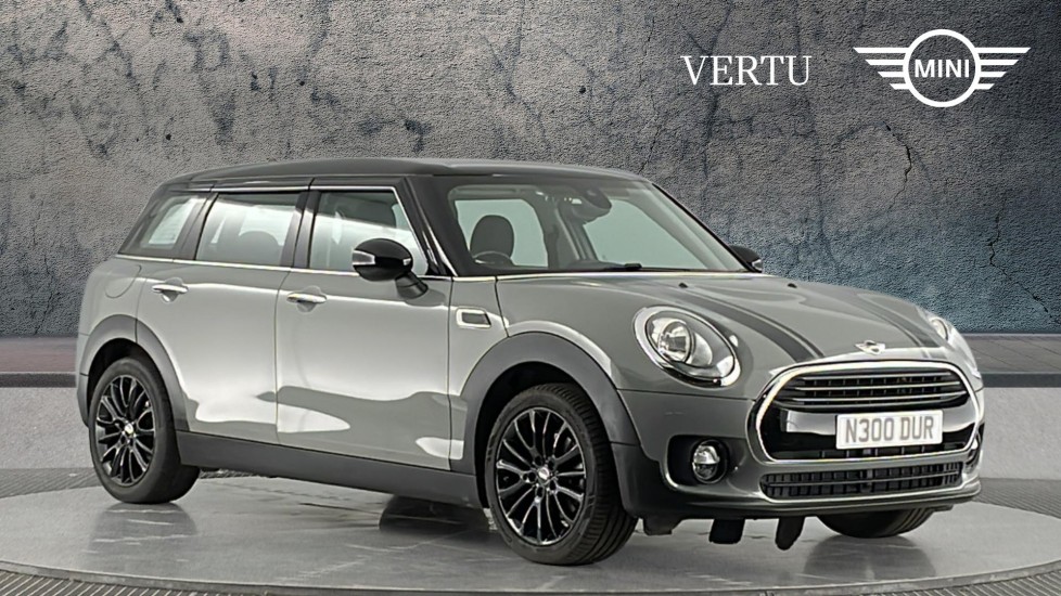MINI Clubman 1.5 Cooper Black Pack 6dr Petrol Estate - Image 1
