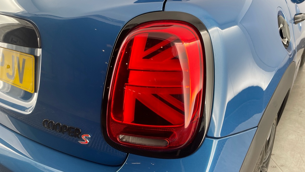 MINI Hatchback 2.0 Cooper S Exclusive 5dr Auto Petrol Hatchback - Image 22