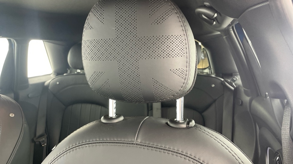 MINI Hatchback 2.0 Cooper S Exclusive 5dr Auto Petrol Hatchback - Image 31
