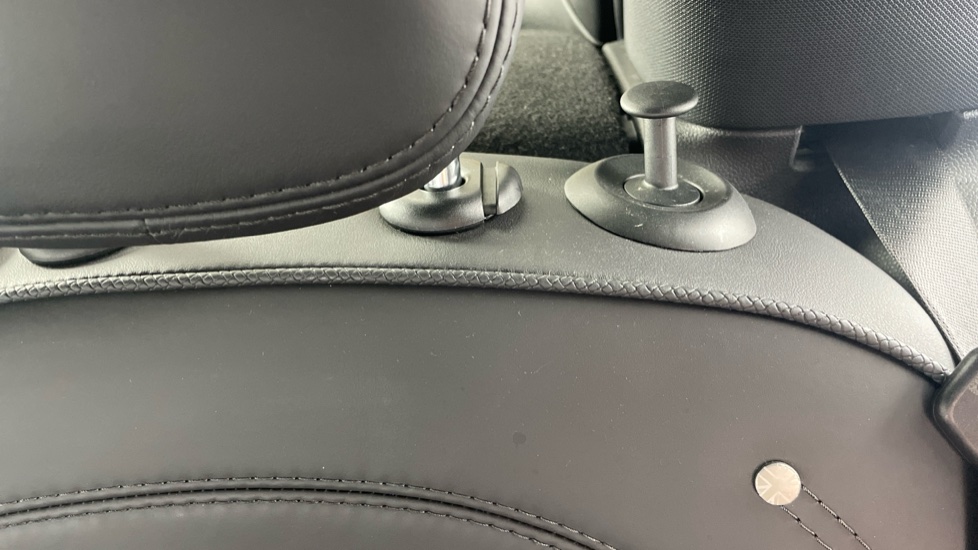 MINI Hatchback 2.0 Cooper S Exclusive 5dr Auto Petrol Hatchback - Image 38