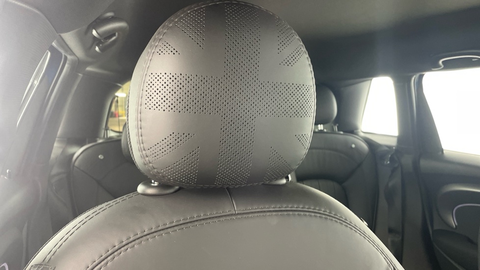 MINI Hatchback 2.0 Cooper S Exclusive 5dr Auto Petrol Hatchback - Image 55