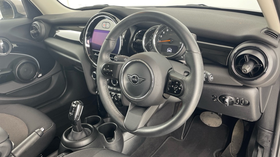 MINI Hatchback 1.5 Cooper Classic Premium 5dr Auto Petrol Hatchback - Image 6