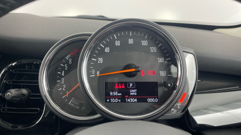 MINI Hatchback 1.5 Cooper Classic Premium 5dr Auto Petrol Hatchback - Image 9