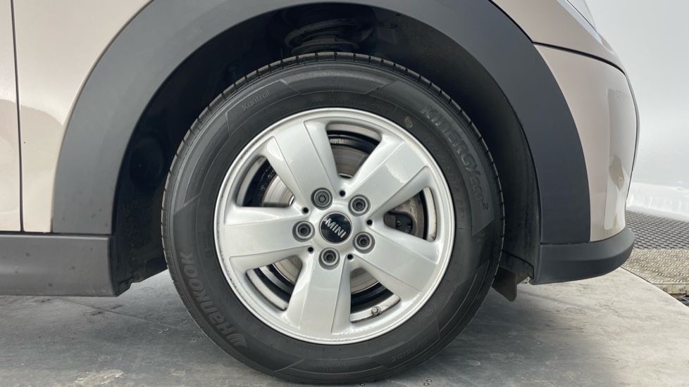 MINI Hatchback 1.5 Cooper Classic Premium 5dr Auto Petrol Hatchback - Image 14