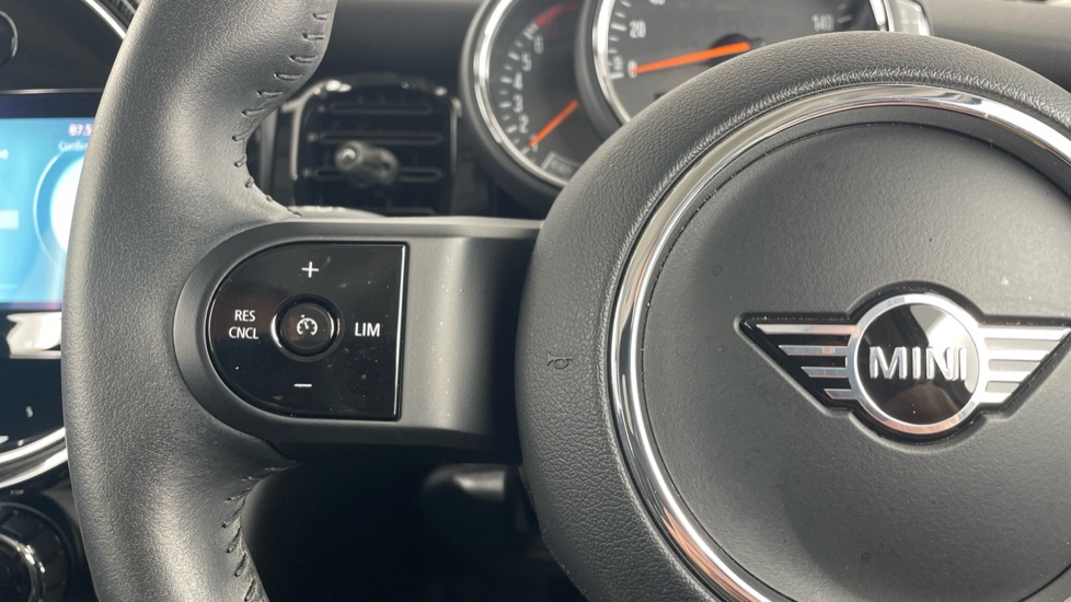 MINI Hatchback 1.5 Cooper Classic Premium 5dr Auto Petrol Hatchback - Image 17
