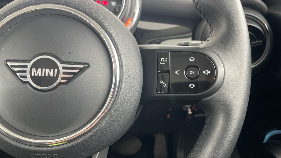 MINI Hatchback 1.5 Cooper Classic Premium 5dr Auto Petrol Hatchback - Image 18