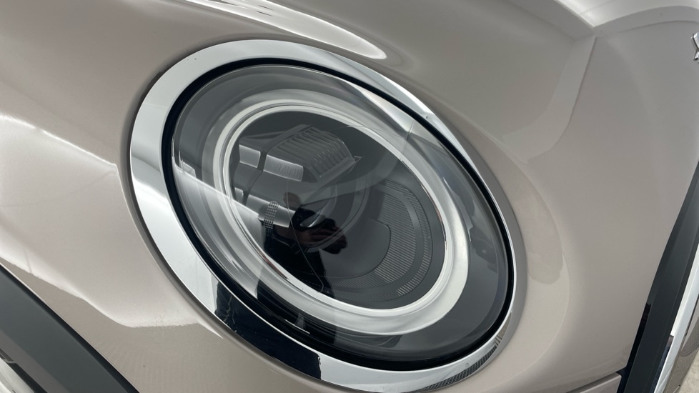 MINI Hatchback 1.5 Cooper Classic Premium 5dr Auto Petrol Hatchback - Image 23