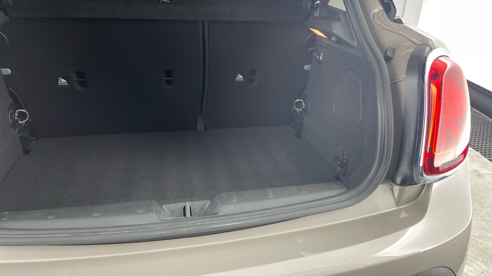 MINI Hatchback 1.5 Cooper Classic Premium 5dr Auto Petrol Hatchback - Image 36