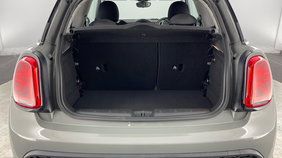 MINI Hatchback 2.0 Cooper S Classic 3dr Auto Petrol Hatchback - Image 13