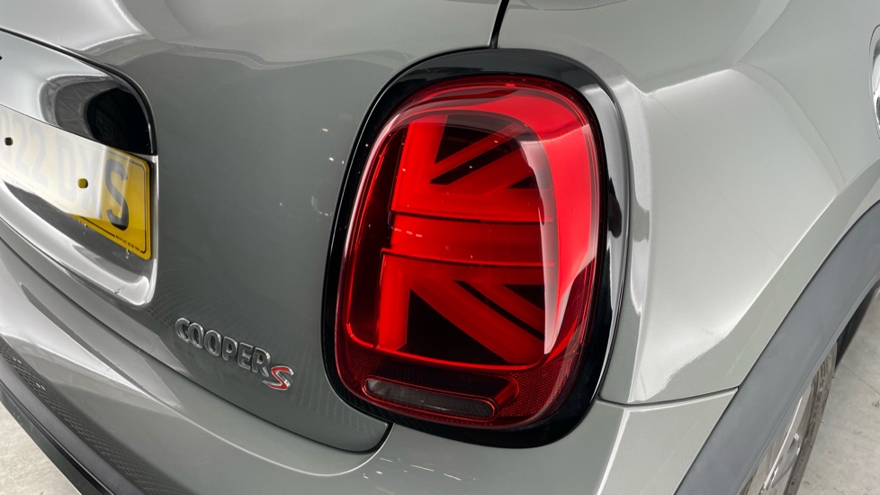 MINI Hatchback 2.0 Cooper S Classic 3dr Auto Petrol Hatchback - Image 22