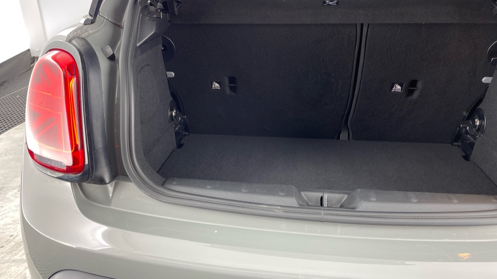 MINI Hatchback 2.0 Cooper S Classic 3dr Auto Petrol Hatchback - Image 38