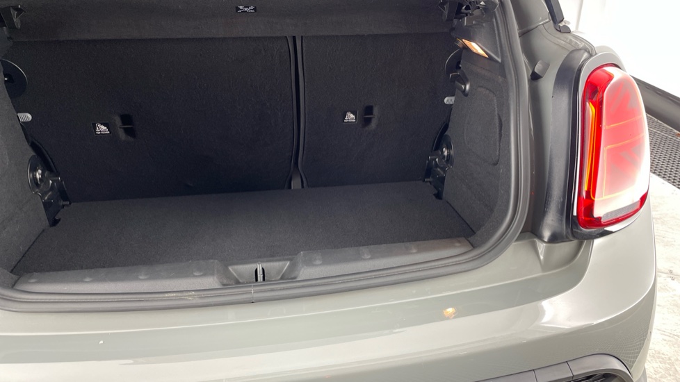 MINI Hatchback 2.0 Cooper S Classic 3dr Auto Petrol Hatchback - Image 39