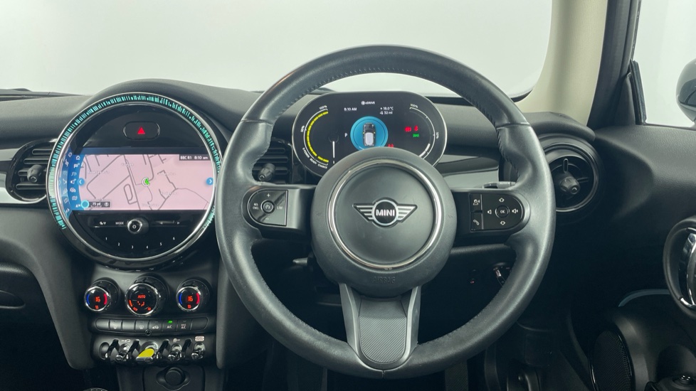 MINI Hatchback 135kW Cooper S Level 1 33kWh 3dr Auto Electric Hatchback - Image 5