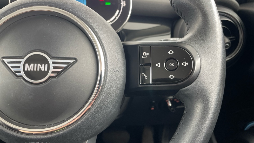 MINI Hatchback 135kW Cooper S Level 1 33kWh 3dr Auto Electric Hatchback - Image 18